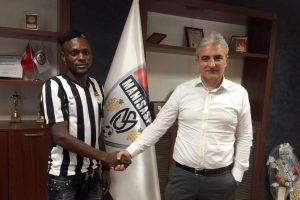 Manisaspor'da Bakaki 3 yıllık s&ouml;zleşme imzaladı