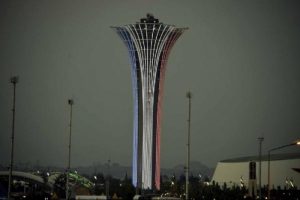 Expo Kulesi, Fransa bayrağının renklerine b&uuml;r&uuml;nd&uuml;