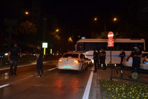 Bursa'da vatandaşlar meydanlara iniyor
