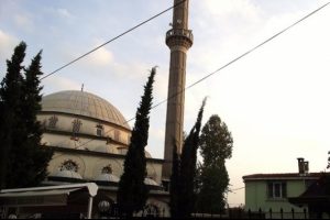 Ezan erken okundu, darbe girişimi kınandı