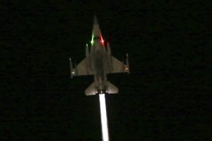 F-16'lardan ses hızını ge&ccedil;tiğinden patlama sesi geliyor