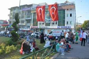 Bursalılar sokakta sabahladı!
