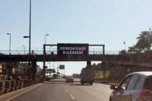 İBB'den bilgilendirme mesajı: Demokrasi kazandı
