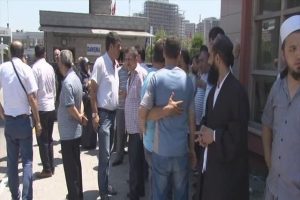 Adli Tıp &ouml;n&uuml;nde acı bekleyiş s&uuml;r&uuml;yor