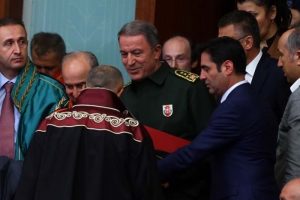 Hulusi Akar Meclis'teki &ouml;zel oturumu izledi