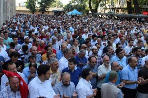 Bursa'da binler gıyabi cenaze namazı kıldı