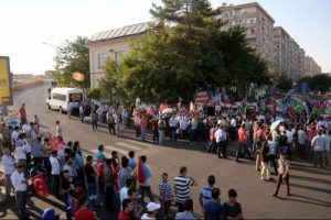 Diyarbakır'da darbe girişimi protesto edildi