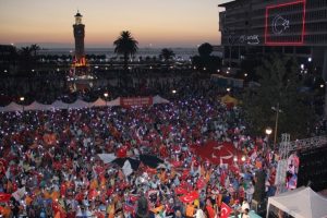İzmir kendine yakışanı yaptı