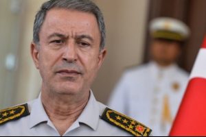 Hulusi Akar'ın boynunda dikkat &ccedil;eken iz!