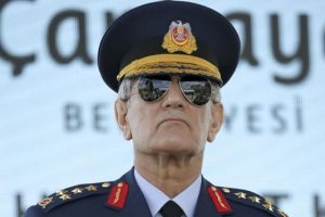 Orgeneral &Ouml;zt&uuml;rk: Hulusi Akar ile birlikte hareket ettim