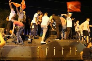 Darbe girişimi 22 saatte bertaraf edildi
