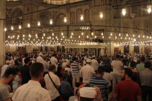 AK Parti İstanbul İl Teşkilatı'ndan 'ş&uuml;k&uuml;r namazı'