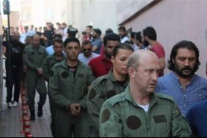 8 nakliye u&ccedil;ağını izinsiz u&ccedil;uran 39 asker g&ouml;zaltında