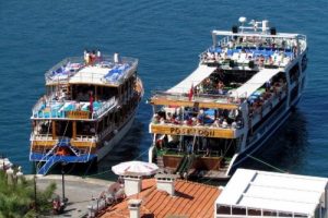 &Ccedil;eşme'de hayat normale d&ouml;nd&uuml;