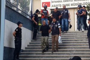 G&ouml;zaltına alınan askerler adliyeye sevk edildi