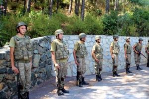 Marmaris'te ka&ccedil;an askerler i&ccedil;in operasyon