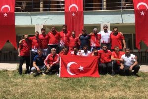 G&uuml;reş camiası darbeye karşı ayakta