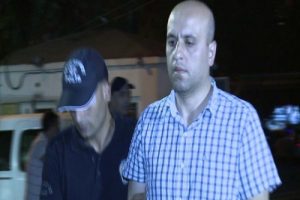 Mersin'de g&ouml;zaltına alınan hakim ve savcılar sağlık kontrol&uuml;ne g&ouml;t&uuml;r&uuml;ld&uuml;