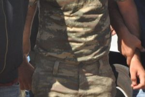 Şehit olduğu iddia edilen subay darbeci &ccedil;ıktı