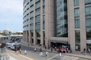 İstanbul Adalet Sarayı &ccedil;evresinde yoğun g&uuml;venlik &ouml;nlemi