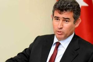 Feyzioğlu: D&uuml;n de bug&uuml;n de demokrasinin yanında, darbenin karşısındayız