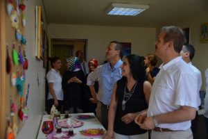 Bursa'da hastaların yaptığı el işleri sergilendi