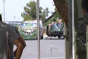 Polisler helikopterlerin yanındakileri g&ouml;r&uuml;nce...