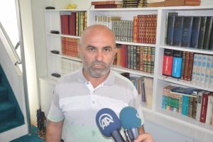 Sela okuduğu i&ccedil;in darp edilen m&uuml;ezzin: Vatan i&ccedil;in &ouml;l&uuml;me hazırım