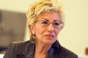 Sevil Atasoy: İ&ccedil;ine kapananlara dikkat!