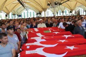 9 sivil şehit yanyana son yolculuğuna uğurlandı