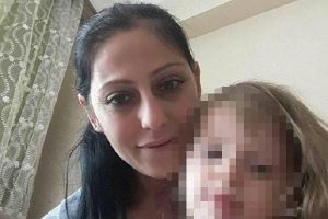 Kardeşinin uykuda bı&ccedil;aklayarak &ouml;ld&uuml;rd&uuml;ğ&uuml; abla defnedildi