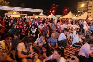 Samsun'da demokrasi n&ouml;beti