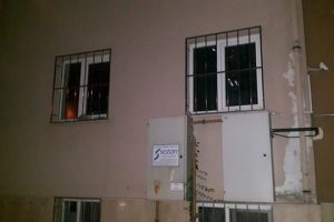 FET&Ouml;'ya bağlı dershanenin camlarını kırdılar
