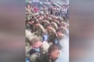 Kahraman komutan cuntacıları polise b&ouml;yle teslim etti