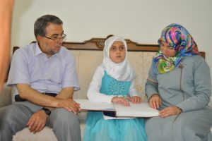 G&ouml;rme engelli Bursalı kız hafız olmak istiyor