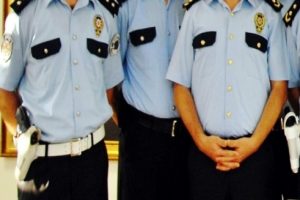 Y&uuml;ksekova'da 80 polis g&ouml;revden uzaklaştırıldı