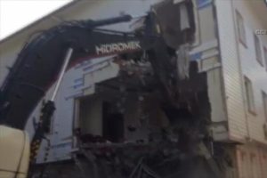 FET&Ouml;'c&uuml;lerin Ey&uuml;p'teki konağı yıkıldı