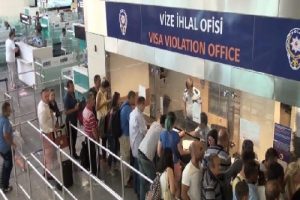 Yeşil pasaport alan aile mensupları da mağdur oldu