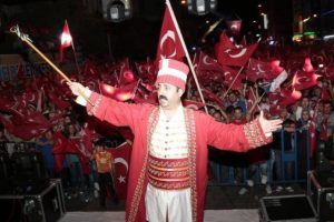 Darbecilere karşı demokrasi n&ouml;beti devam ediyor STK'lar kefen giydiler