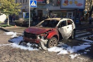 Kiev'de Rus gazetecinin arabası patlatıldı