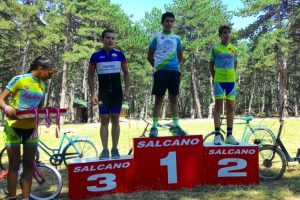Nil&uuml;fer Belediyesporlu sporcu Ankara'dan birincilikle d&ouml;nd&uuml;