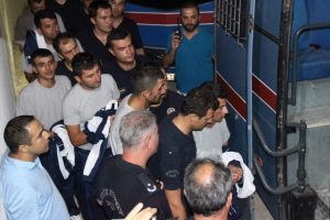 Konya'da g&ouml;zaltına alınanlardan 25'i tutuklandı