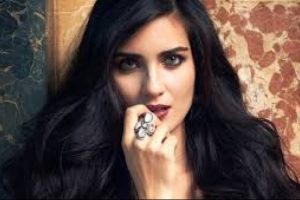 Tuba B&uuml;y&uuml;k&uuml;st&uuml;n'den 'birlik' mesajı