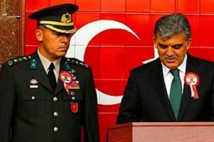 Abdullah G&uuml;l'&uuml;n başyaveri de tutuklandı!
