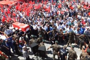 Şehit polis Mustafa Serin, doğum g&uuml;n&uuml;nde toprağa verildi