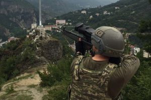 Ter&ouml;r operasyonundan d&ouml;nen askerlere halktan destek