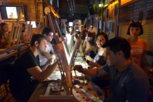 Telefon ışığında sanat aşkı