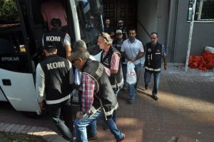 İzmir'de 12 asker daha adliyeye sevk edildi