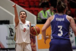 Başarılı oyuncu Fenerbah&ccedil;e'de