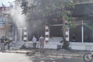 &Ouml;ğrenci pansiyonunda yangın: 7 &ouml;ğrenci dumandan zehirlendi